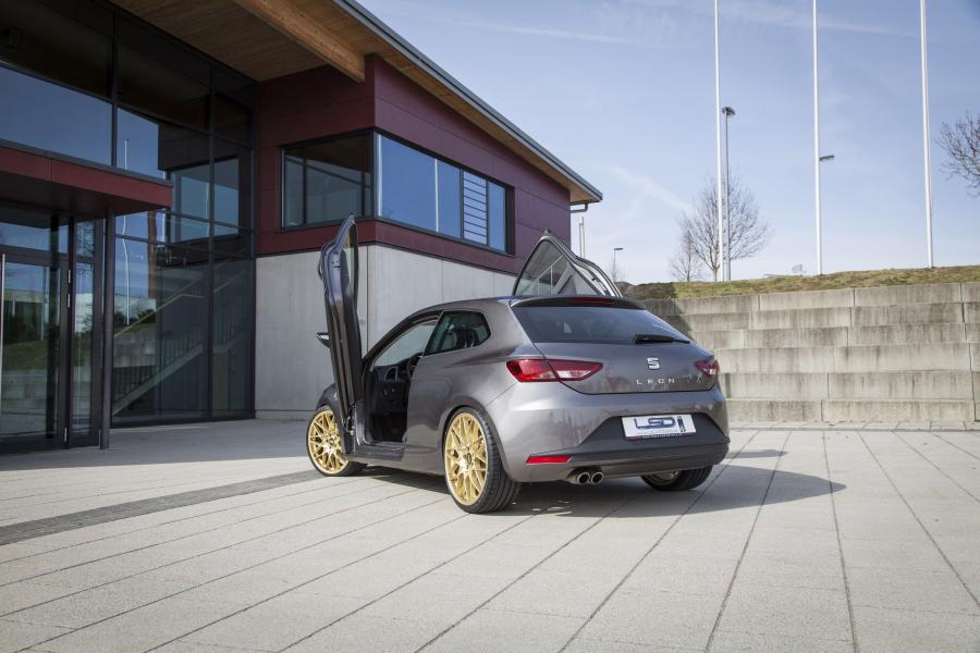  Seat Leon by LSD 2015 года  (фото 2 из 3)